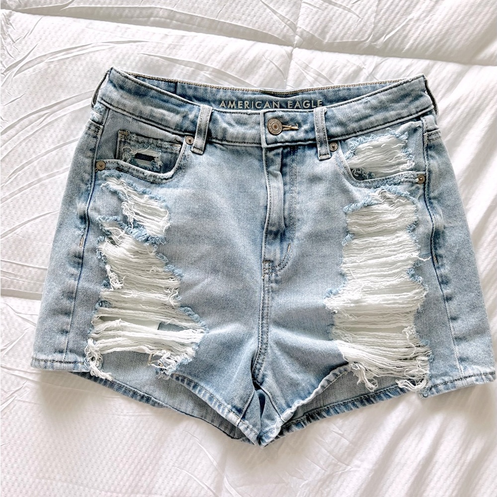 American Eagle Stretch Mom Shorts 
Size S